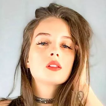 Порнозвезда Maddy May